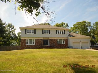 39 Terence Dr, Manalapan, NJ