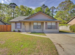 1384 Forest Lake Dr, Hinesville, GA 31313