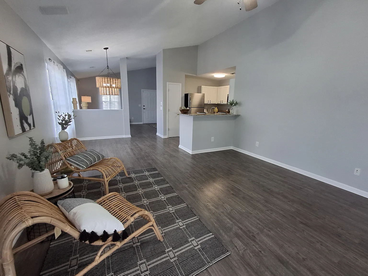 3 bed, 1500 sqft, $1,990 — Photo 3