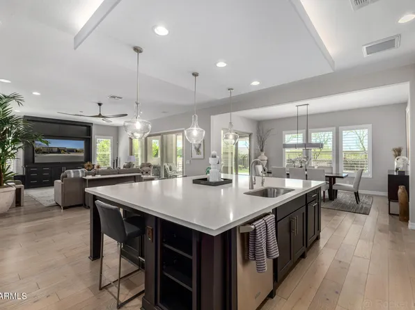 3105 E CASHMAN Drive, Phoenix, AZ 85050