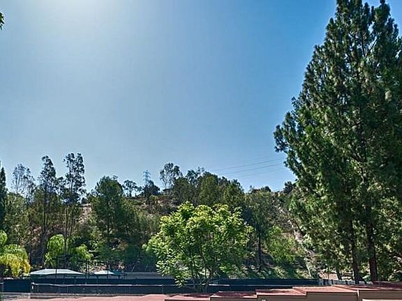 2nd image of 22795 Lakeway Dr Unit 520