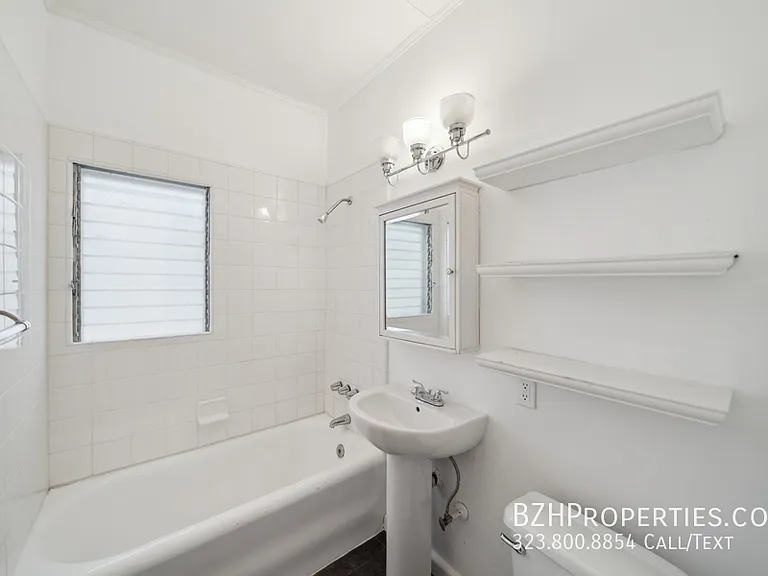 140 S Elm Dr #1 — Photo 8