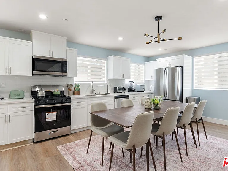 1341 N Mariposa Ave — Photo 4