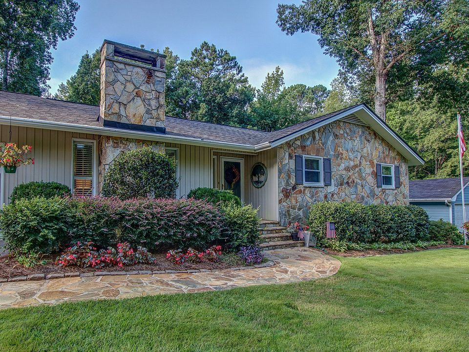 1st image of 2053 SE Beechwood Dr