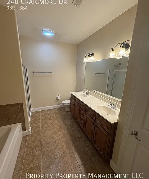 240 Craigmore Dr — Photo 26