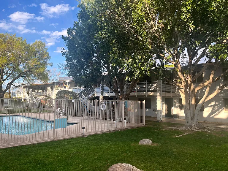721 E Montebello Ave #213 — Photo 3