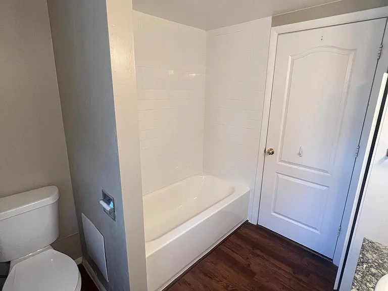 3020 Elmwood Ave — Photo 9
