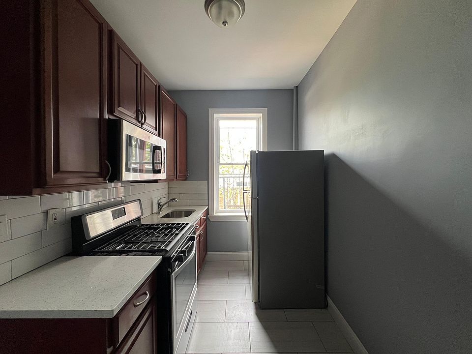 1st image of 662 Avenue A #10E