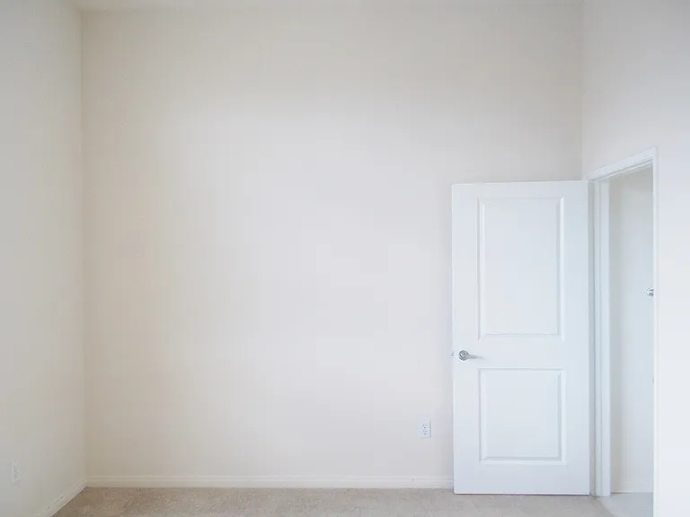 Lido Apartments - 2810 S Sepulveda — Photo 18