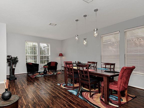 3rd image of 8818 Willow Spur Dr
