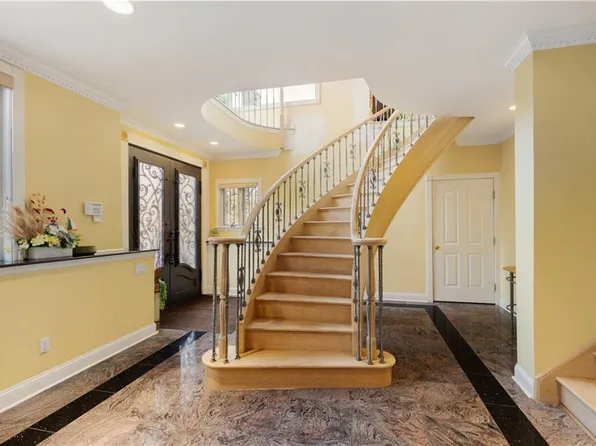 16 Diana Trail image 5 of 50