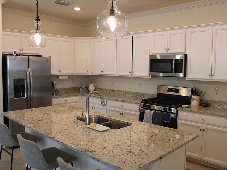 6647 Clairborne Ln — Photo 3
