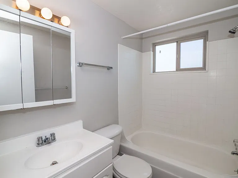 Dexter Street Apartments — Photo 25