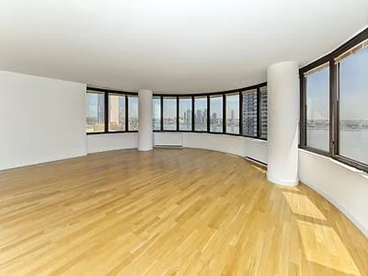 Rented by R New York | media 13