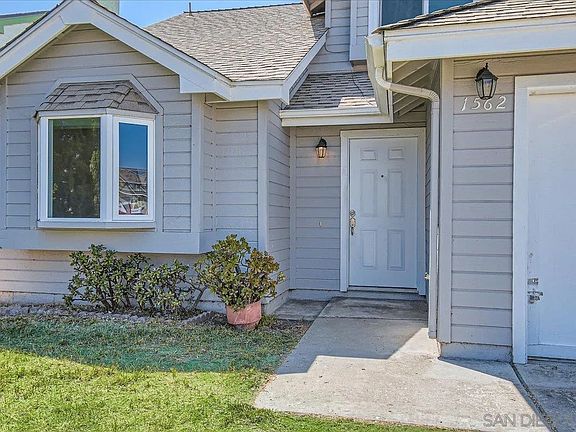 4th image of 1562 Antoine Dr