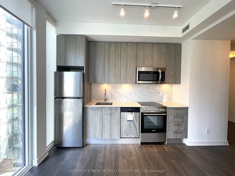 28 Wellesley St E #907 — Photo 4
