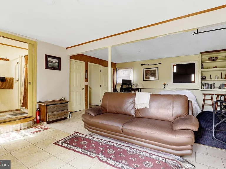 Hillview Dr — Photo 6