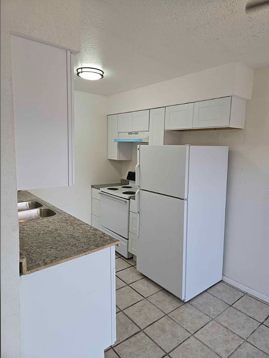 1st image of 3415 Lafayette Dr NE APT D