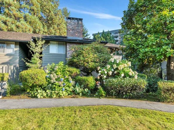 235 Keith Rd #208, West Vancouver, BC V7T 1L5