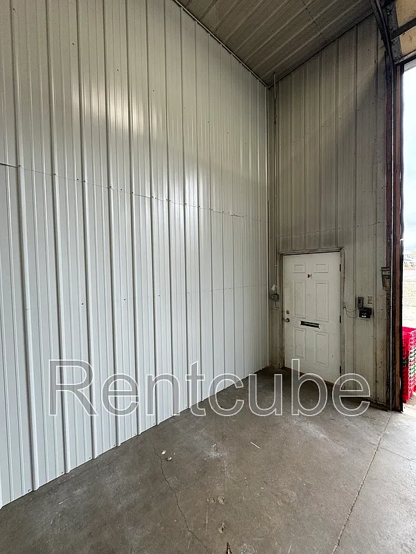 Studio, 1.0 bath, 1104 sqft, $1,100 — Photo 3