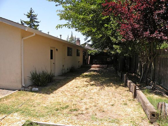 3rd image of 82 Julian Ave