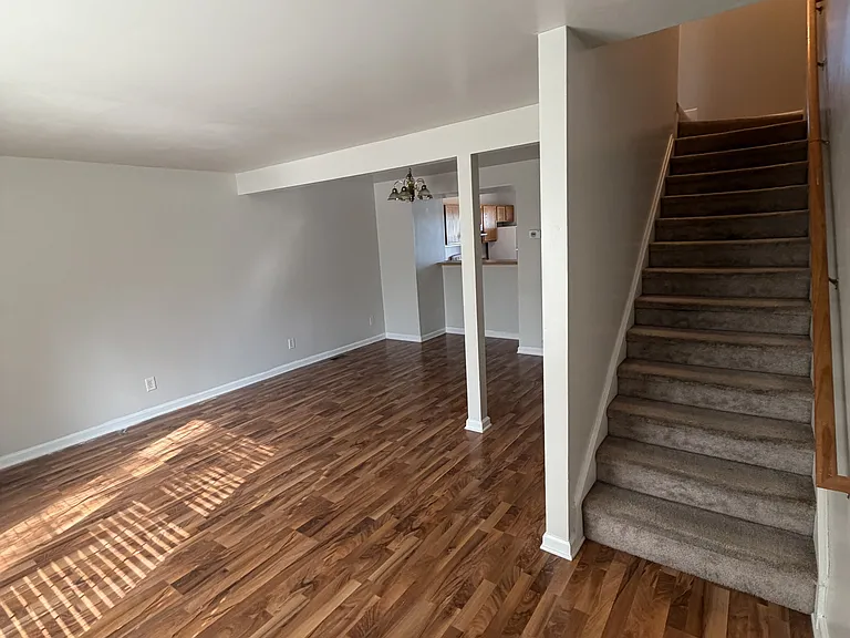 160 Lee St #1 — Photo 6
