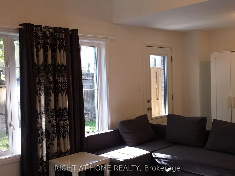 39 Stallibrass Ln S #BASEMENT — Photo 1