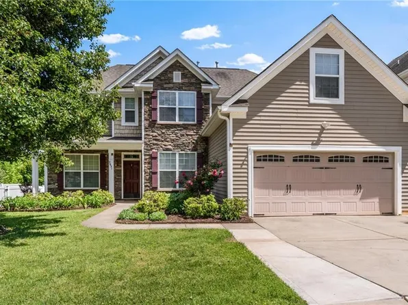 2631 Crosland Hill Dr, Winston Salem, NC 27106