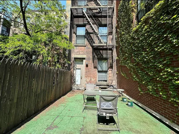 368 West 46th Street image 1 of 7