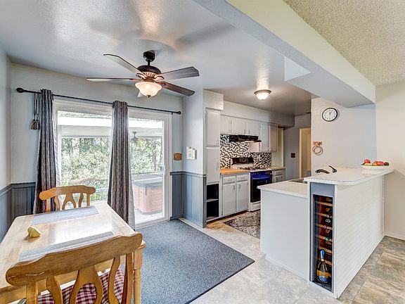 4th image of 7911 Glen Field Ct