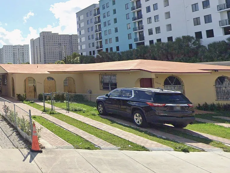 10850 SW 3rd St — Photo 2