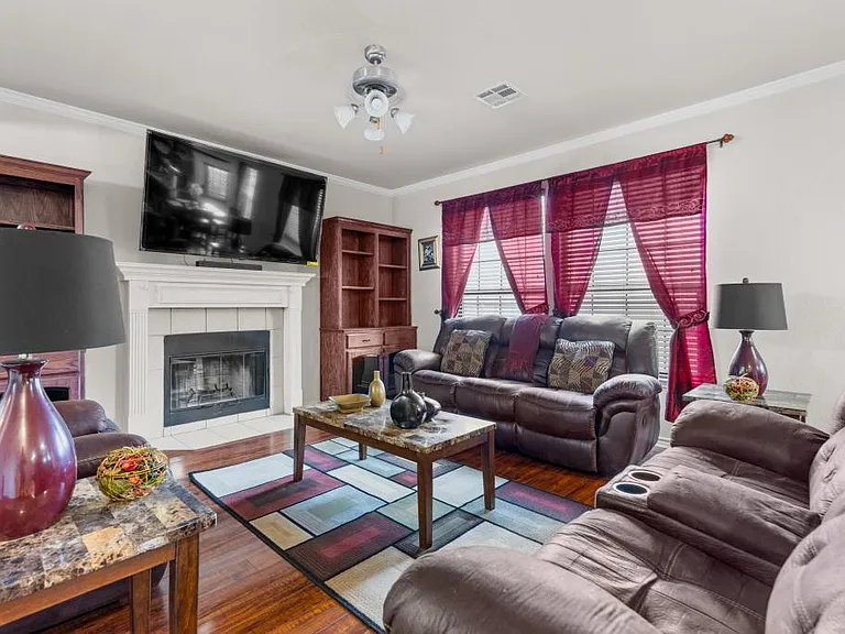 2802 Scottsdale Dr — Photo 4