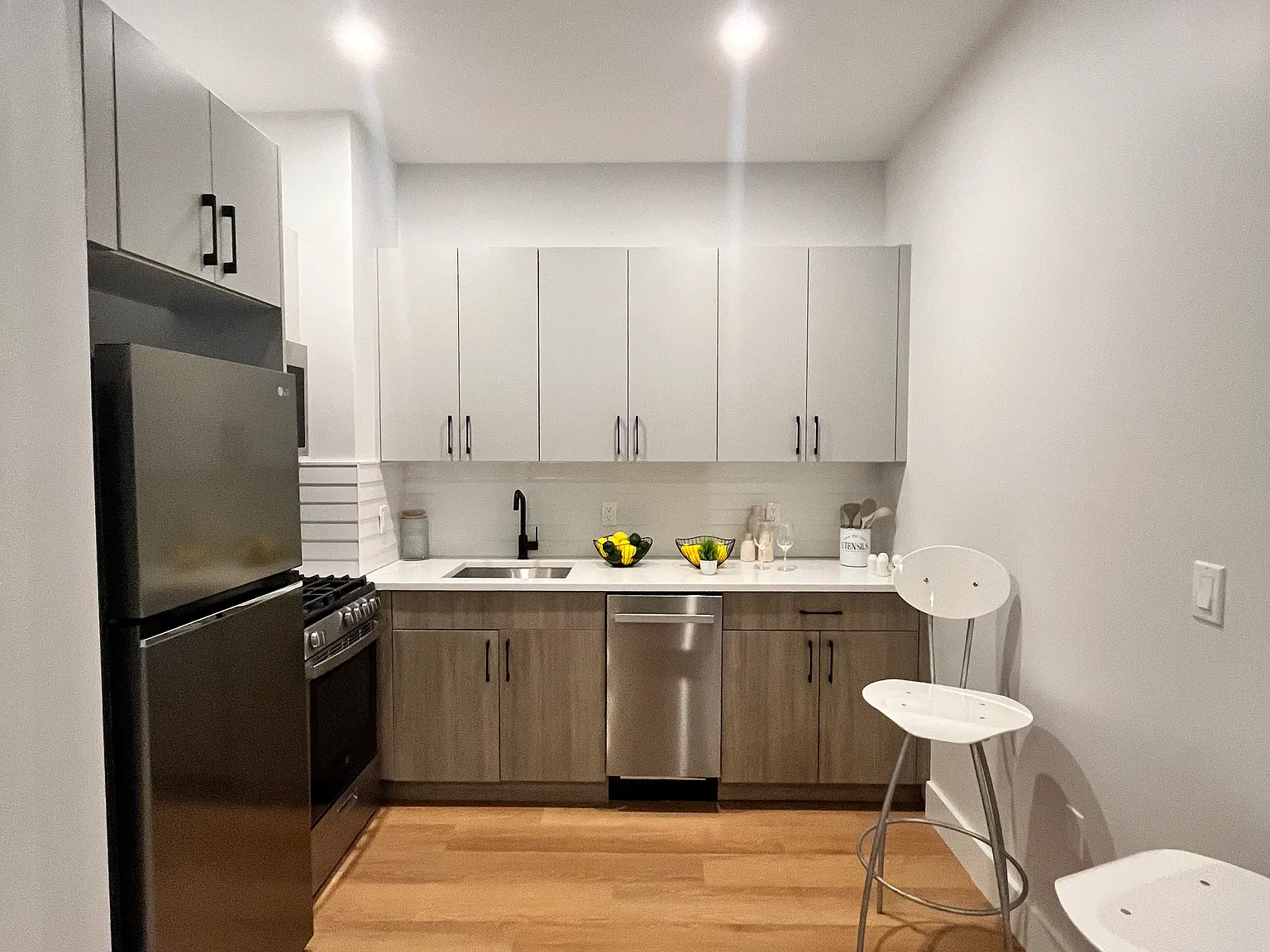 1 bed, 650 sqft, $2,400 — Photo 2