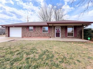 2314 S 21st St, Chickasha, OK 73018