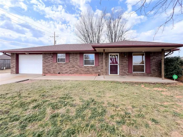2314 S 21st St, Chickasha, OK 73018