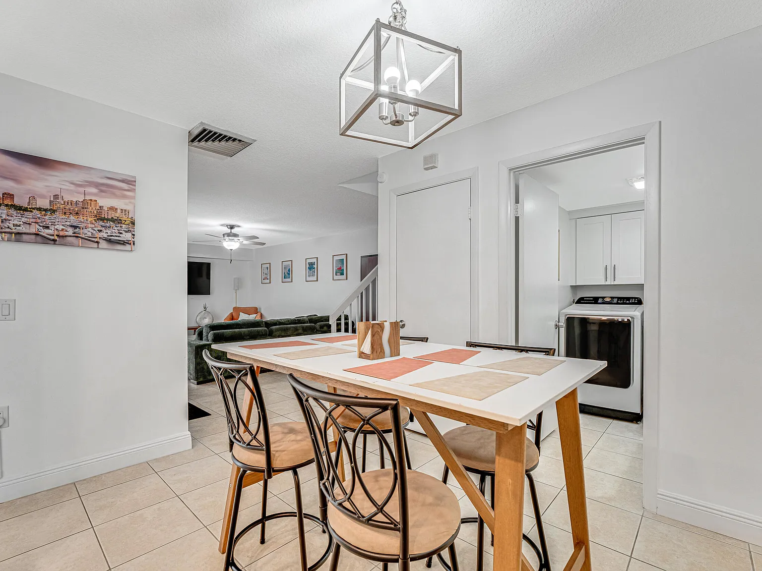2 bed, 1200 sqft, $2,700 — Photo 2