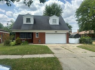 30829 Newport Dr, Warren, MI 48088