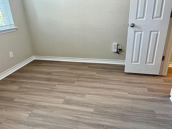 Office - has great lighting