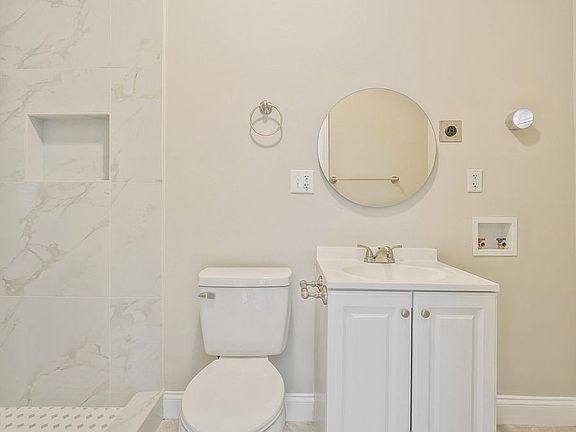 4th image of 2424 Misty Dr