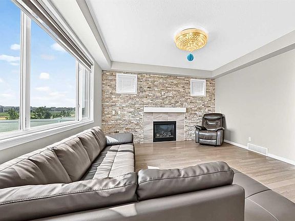 5th image of 247 W Cityscape Way NE