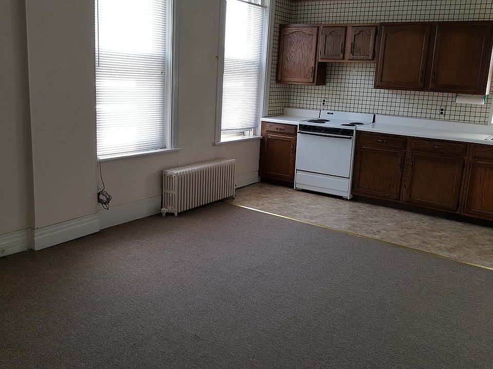 Living Room/Kitchen