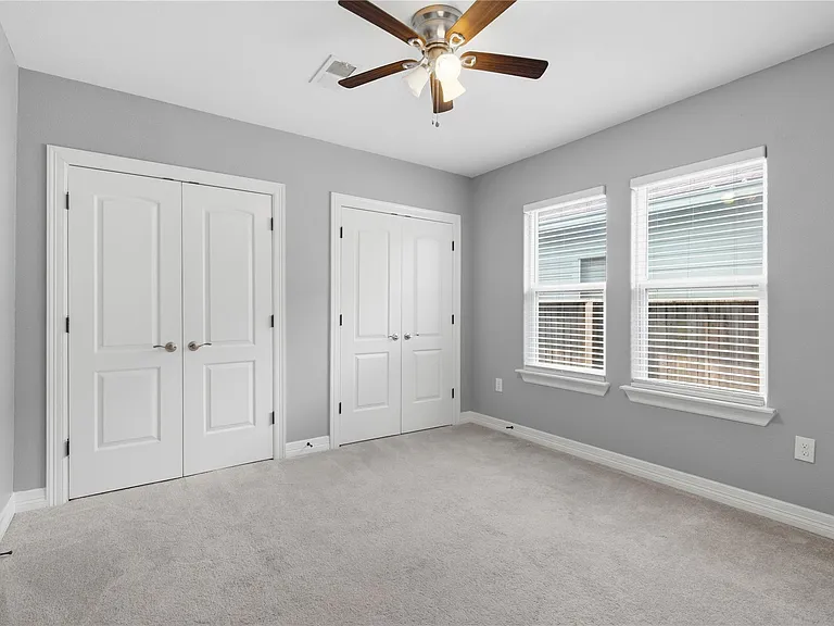 531 Woolworth St — Photo 21