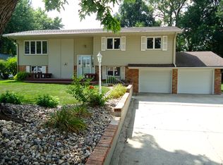 112 N Emerald Dr, Storm Lake, IA 50588