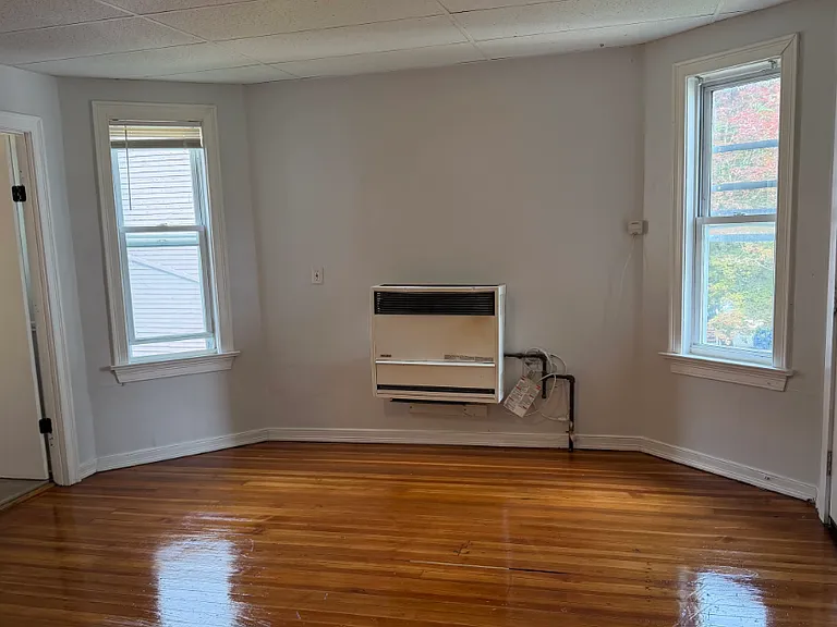 255 Fountain St, Unit 2 Fall River, MA 3 Bedrooms 1 Bathroom — Photo 8