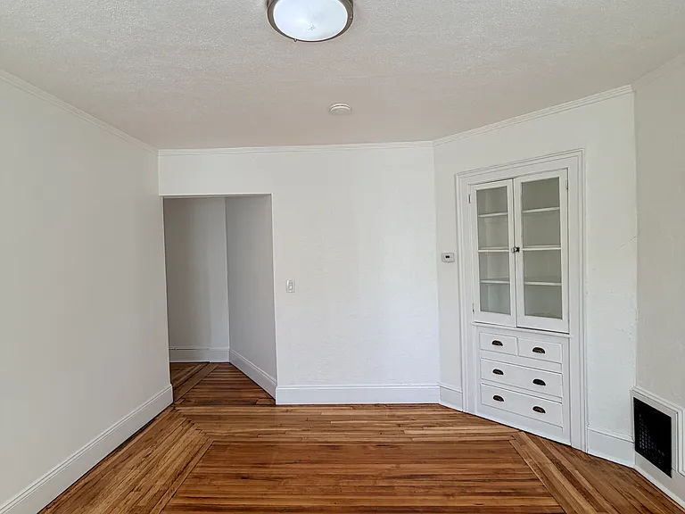 49 Henry St #3 — Photo 12