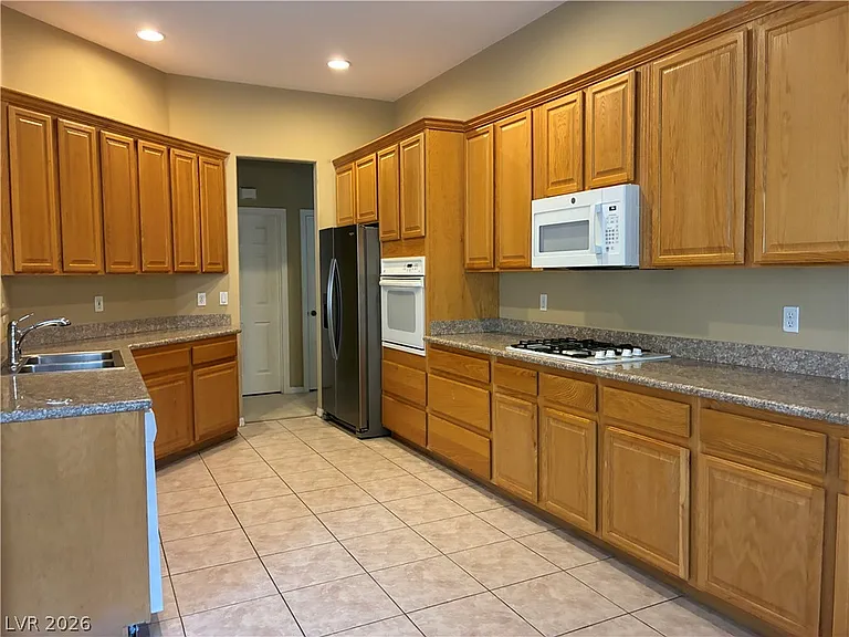 2275 Moresca Ave — Photo 10