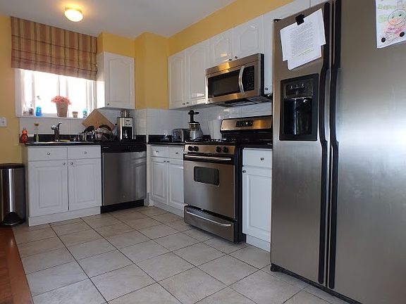 3rd image of 2119 49th St #1