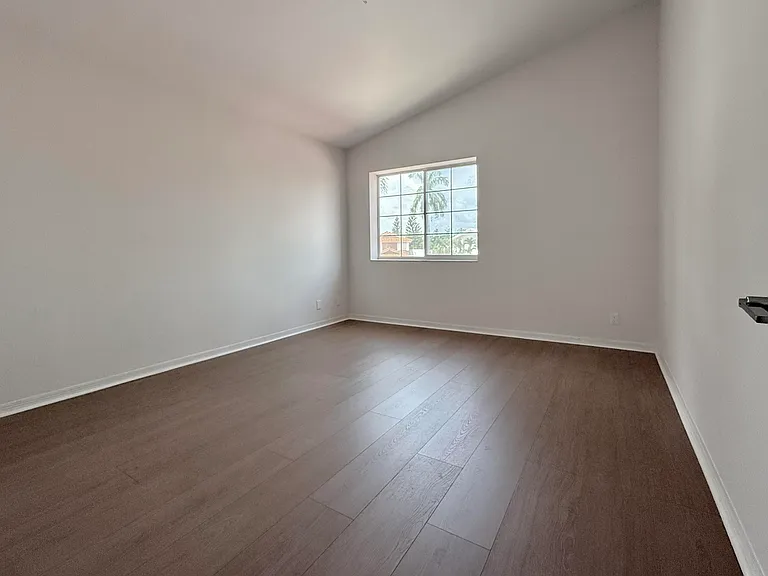 21440 Millbrook Ct — Photo 21