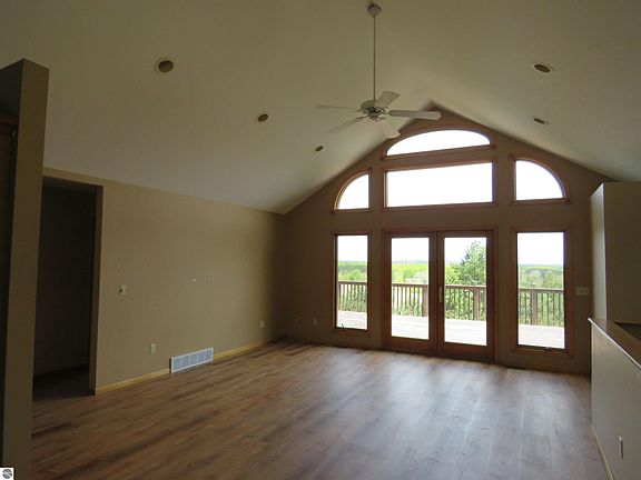 4th image of 10678 S Mackinaw Trl