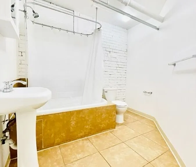 1444 N Clarkson St #6 — Photo 11
